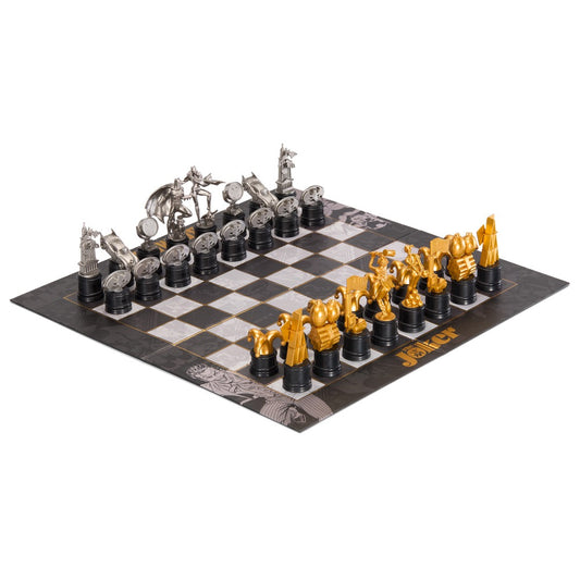 DC Comics Chess Set Batman vs. The Joker 47 cm